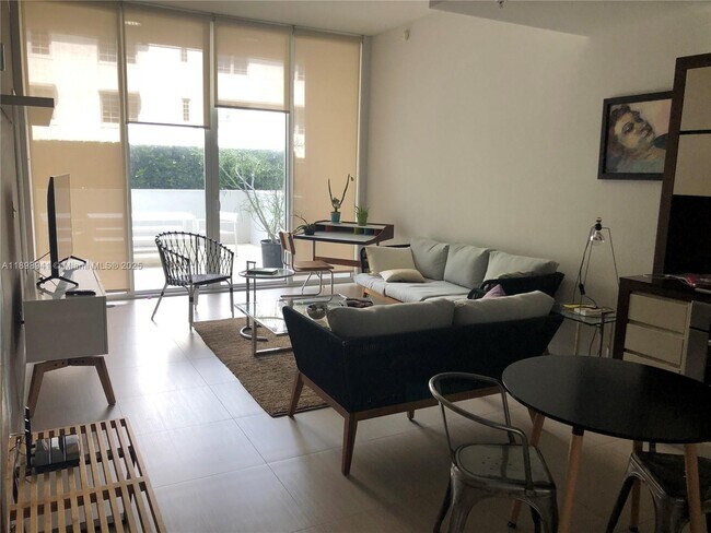 Photo - 2100 Park Ave Unidad 106