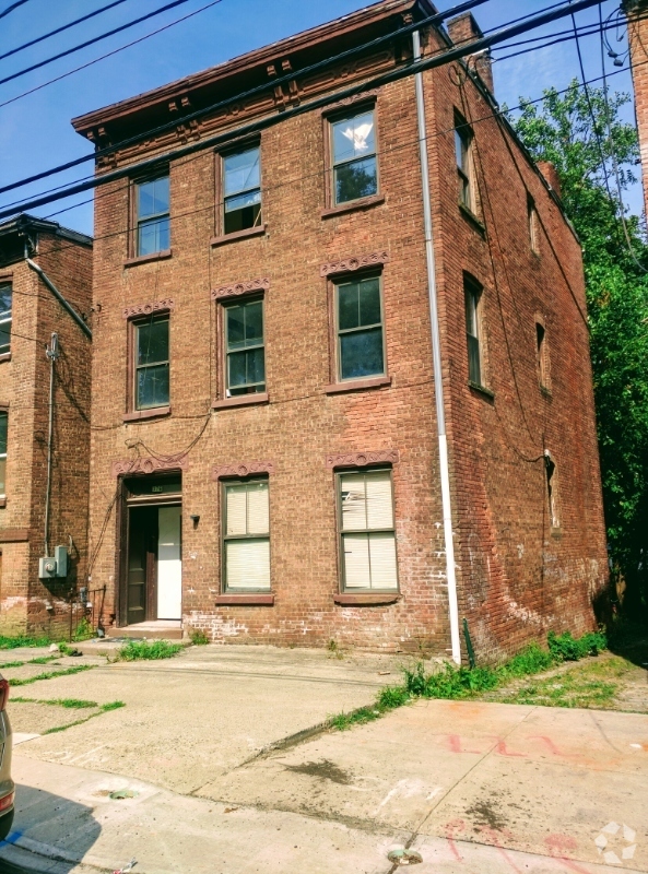 Building Photo - 376 Liberty St Unit 2 Rental