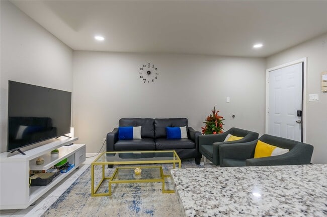 Building Photo - 8110 Albacore Dr Unit True