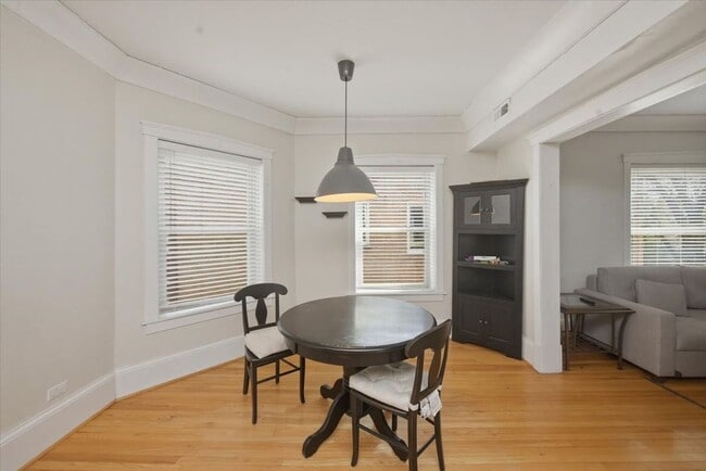 Photo - 1849 W Greenleaf Ave