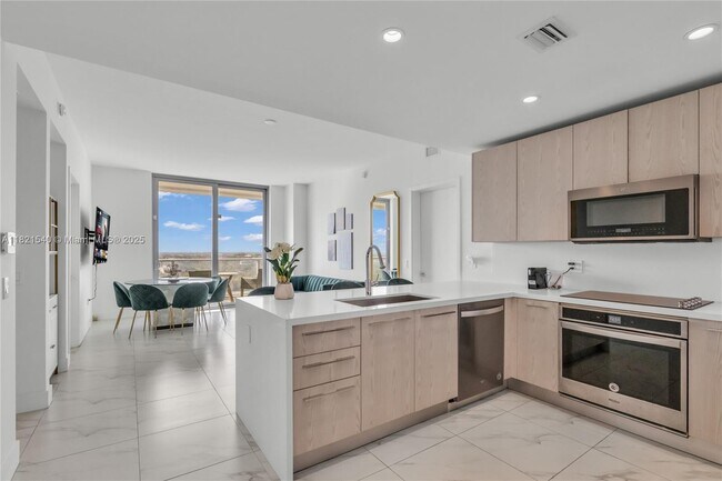 Photo - 2000 Metropica Wy Condo Unit 1507