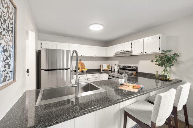 Photo - Palace Court Apartments