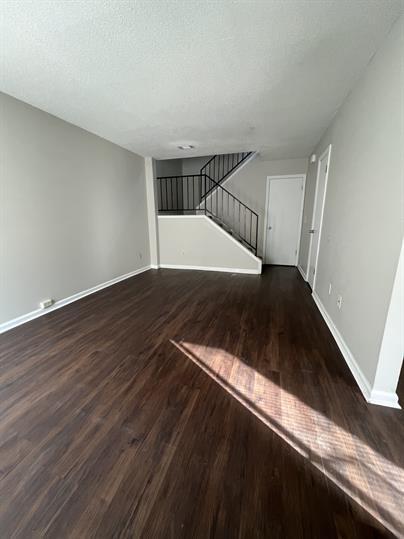 Photo - 327 Beverly St