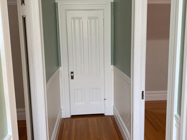 Photo - 225 Roosevelt Way