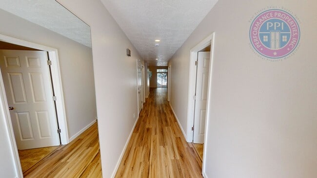 Photo - Quiet Living  In Sandy  on Cascadia Villag...