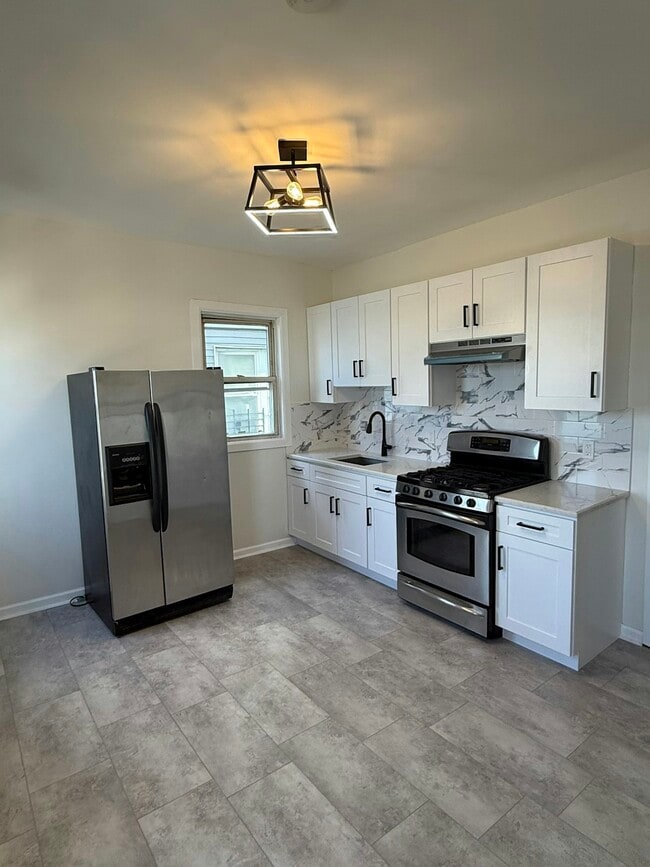 Building Photo - 105 Rosa Parks Blvd Unit 2