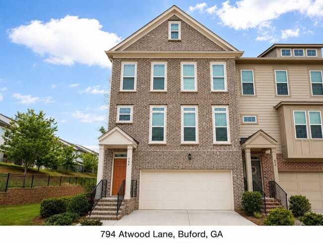 Building Photo - Like-New 3BR/3.5BA End-Unit Townhome in Buford – Near Suwanee Town Center and Mall of Georgia