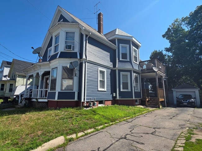 Building Photo - 26 3rd St Unit 1