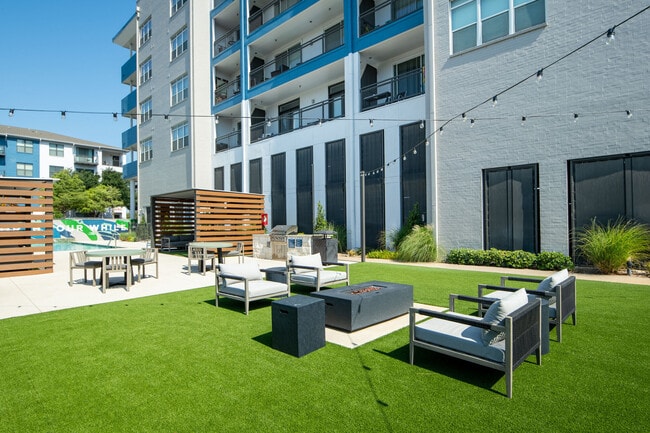 Broadstone on Trinity apartments — community photo