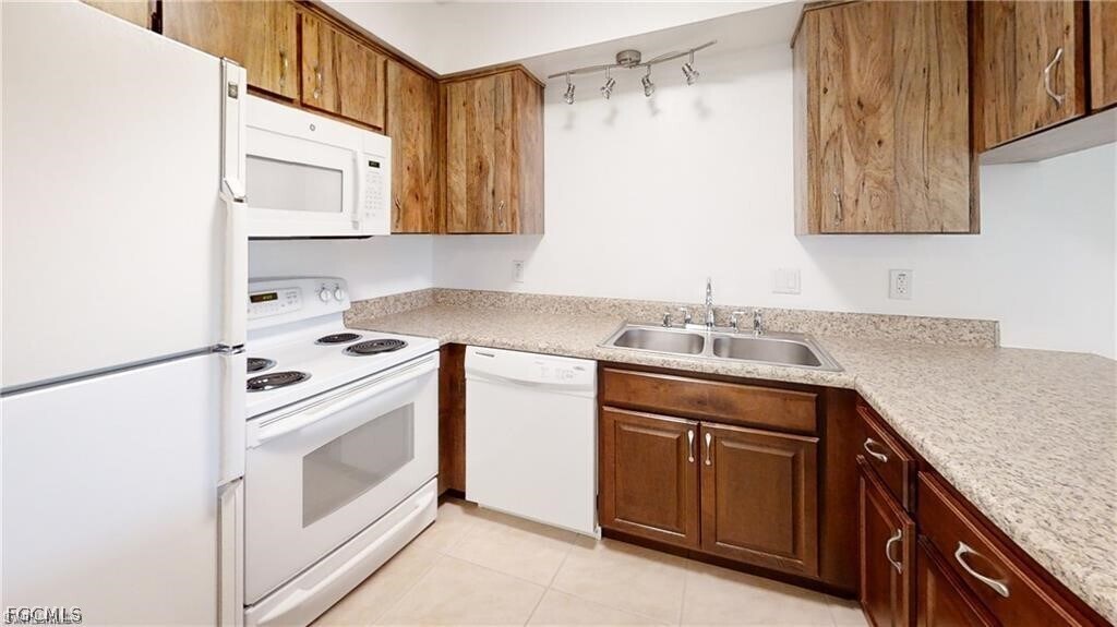 Photo - 2303 NE 6th St