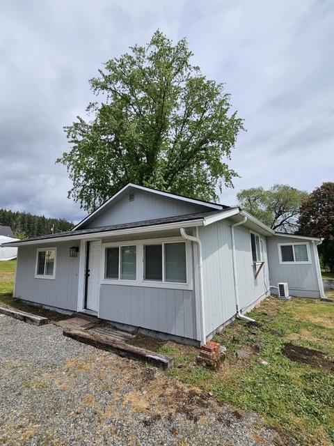150 NE 4th Ave