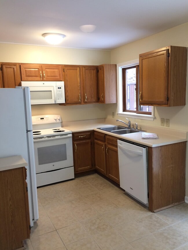 Photo - 143 Village Heights Rd