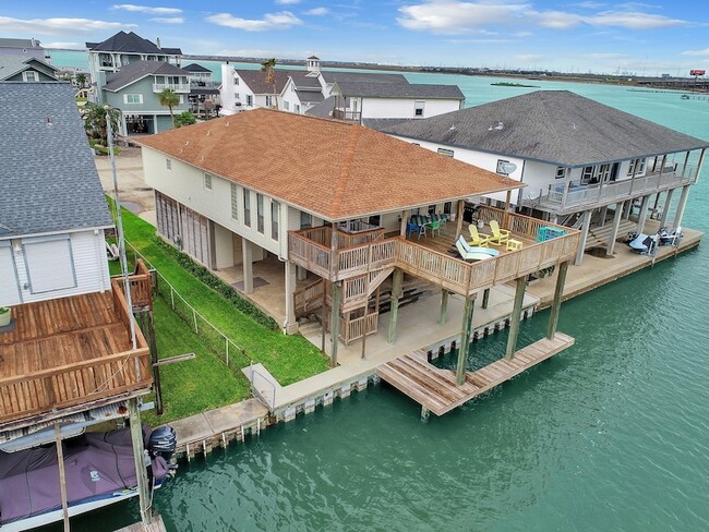 336 Admiral Cir