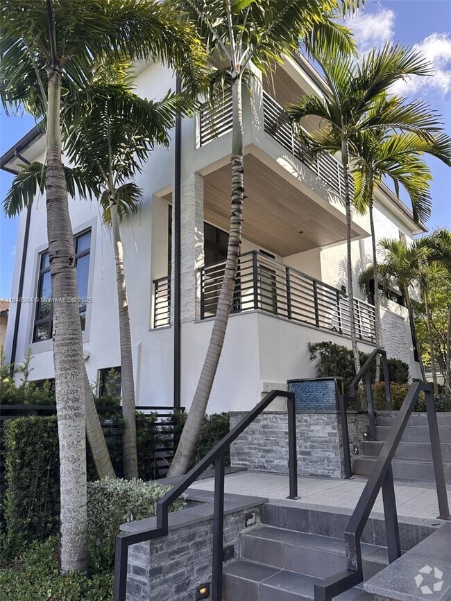 Building Photo - 8231 NW 48th St Rental