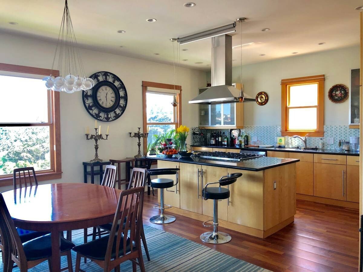 Photo - 3386 Market St