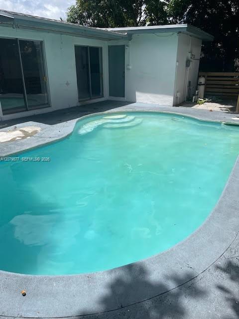 4421 NW 33rd St