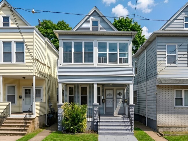 Front view of the apartment - 22 Harrison Ave Unit 2
