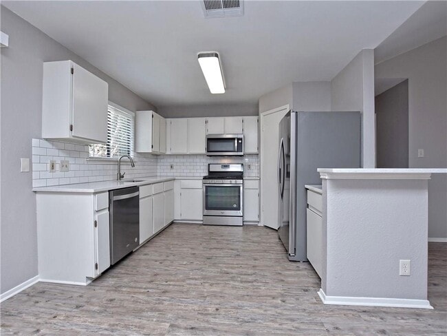 Photo - 802 Primrose Ln