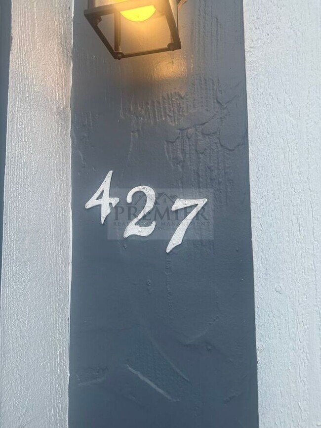 427 Castle Dr Bonner Springs, KS 66012 3 B... Rental House Rental in