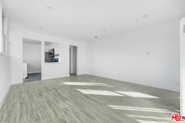 Photo - 317 S Kenmore Ave Unidad 1