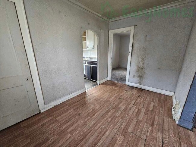 Photo - 824 W Mac Queen Ave