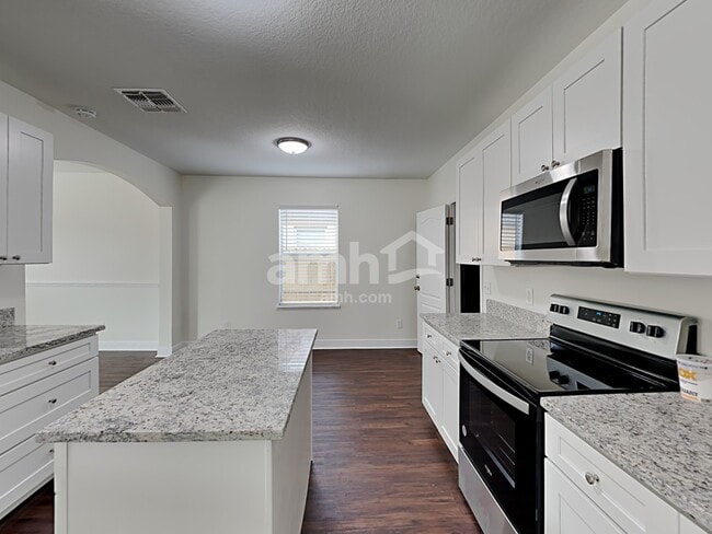 Photo - 4860 Windbourne Way