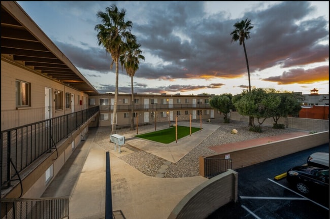 Photo - 4302 E Bellevue St Unit Z