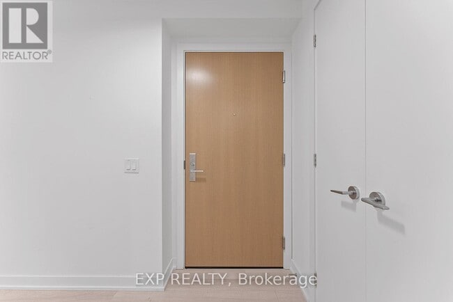 Photo - 357 King St W Unit 706