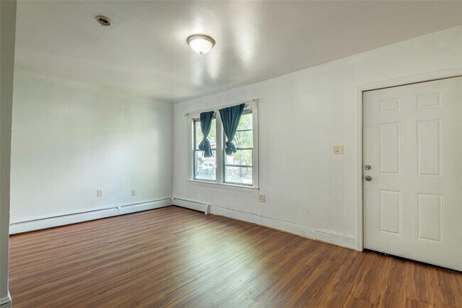 Photo - 90-13 181st St Apartamento