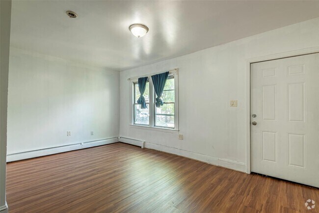 Building Photo - 90-13 181st St Rental