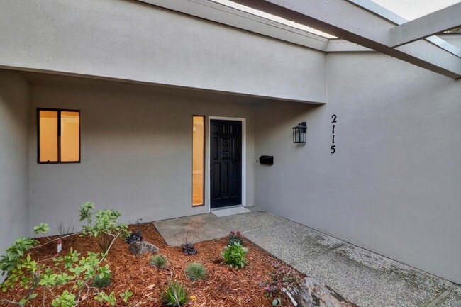 Photo - Fall Rental Available 9/1 – Stylish, Upgraded Duplex Near Covell Park