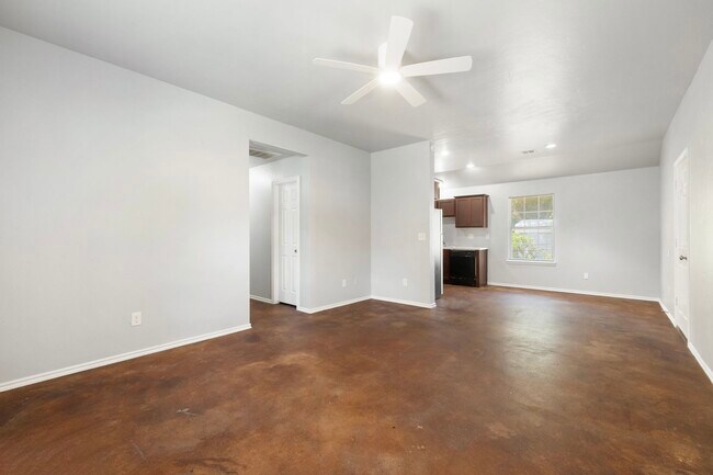Photo - 118 S L Ave