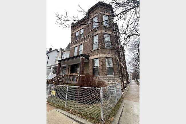 Photo - 4032 N Wolcott Ave Apartment Unit 3F