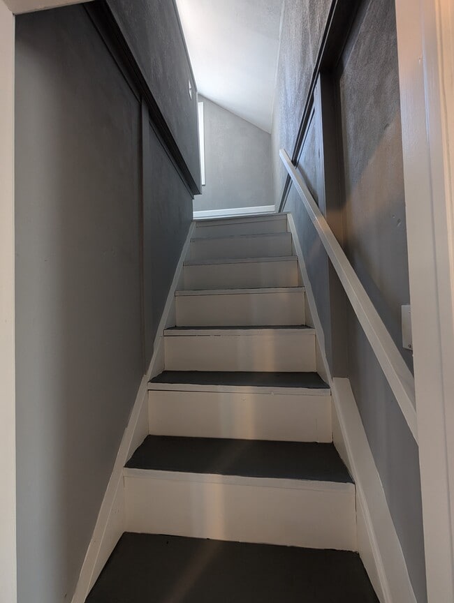 Photo - 2077 SW Lane St