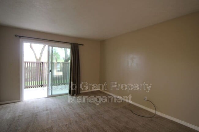 Photo - 1440 Vega Cir