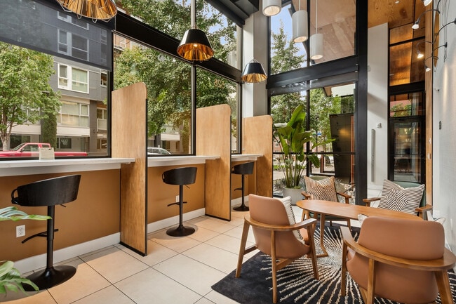 SouthLakeUnion_amenity_lounge2