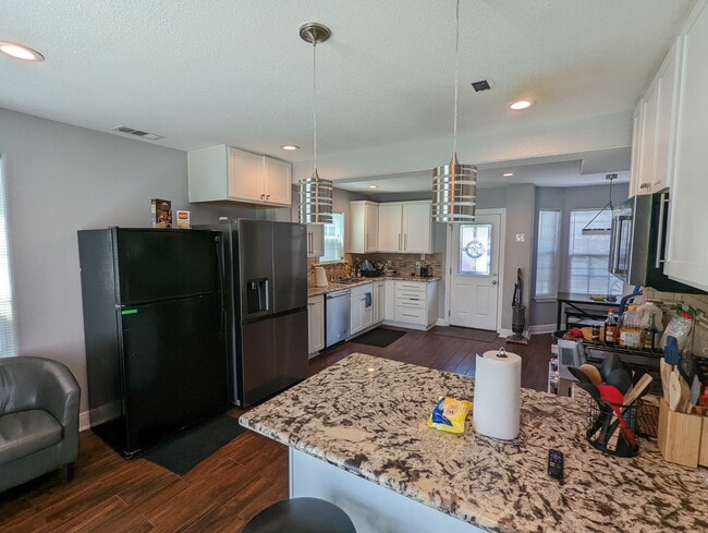 Photo - 3715 Eagle St