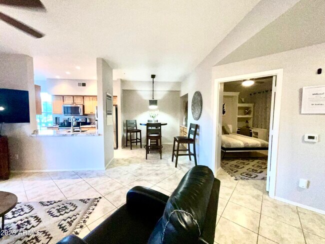 Photo - 14950 W Mountain View Blvd Unidad 2210