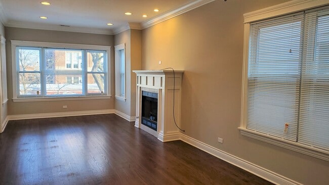 Photo - 3336 N Lawndale Ave Unidad 002