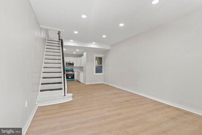 Photo - 2321 W Firth St