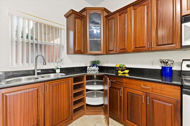 Photo - 1620 Presidential Way Unit 504