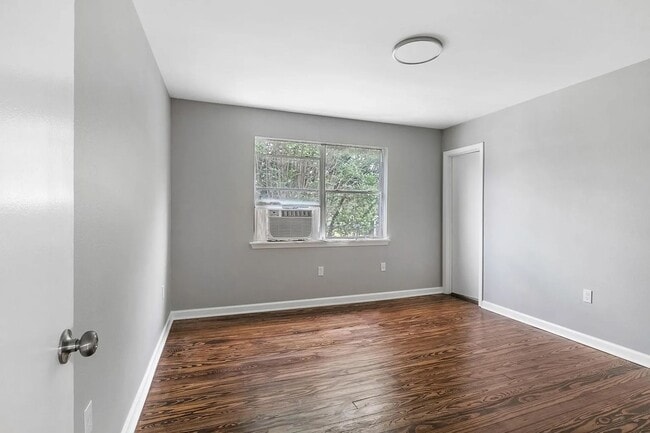 Photo - Renovated 1BD/1BA 2 Blocks Off St. Charles Ave. Unidad 1709  1C