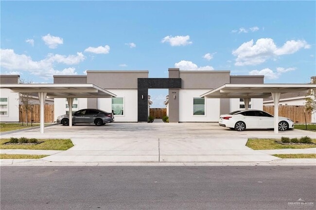 Building Photo - 3404 Ventura Ave Unit 2