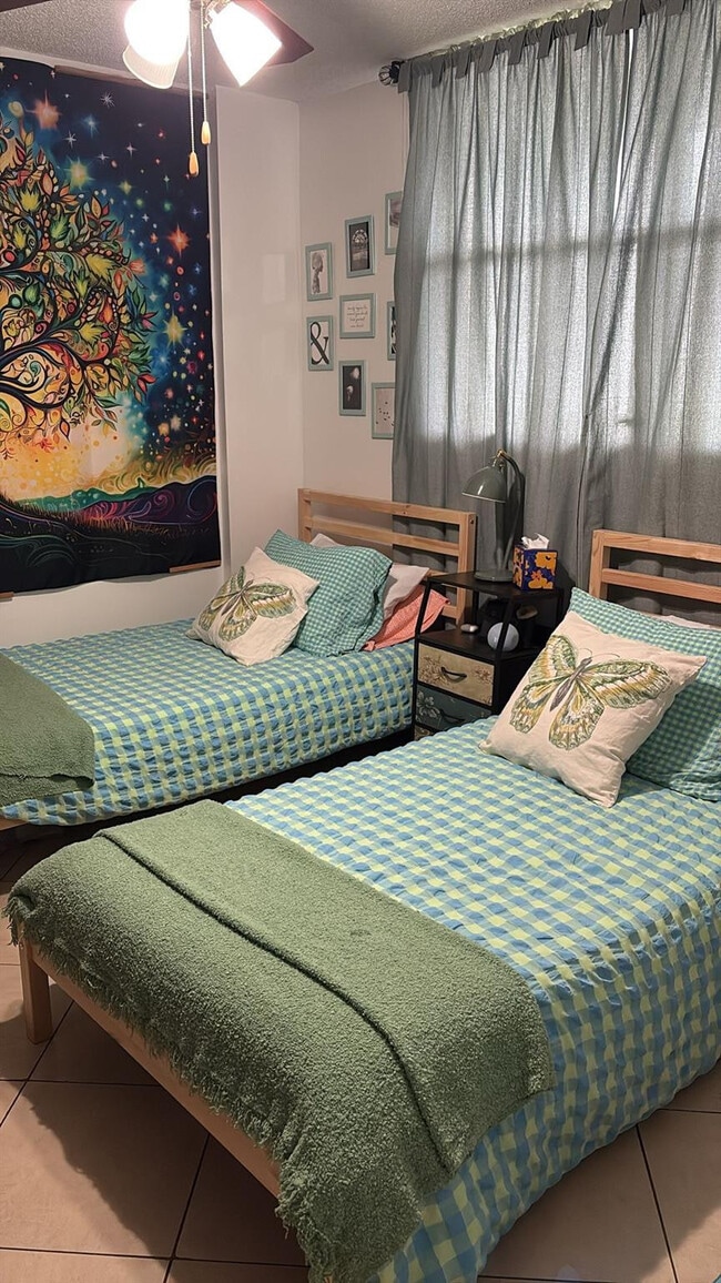 Photo - 118 Royal Pk Dr Unit 1F