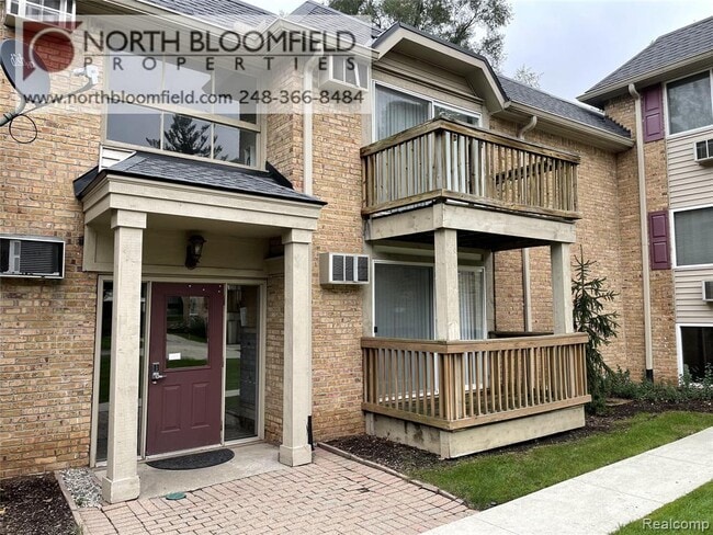 Building Photo - 417 Parkdale Ave Unit 6