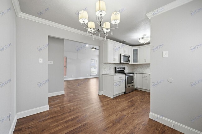 Photo - 720 W Willow Oak Dr