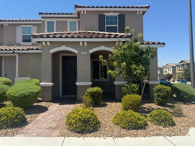 Building Photo - Beautifully Upgraded Townhome in Inspirada