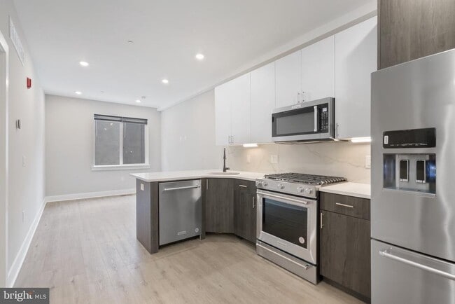 Building Photo - 408 N Front St Unit 3