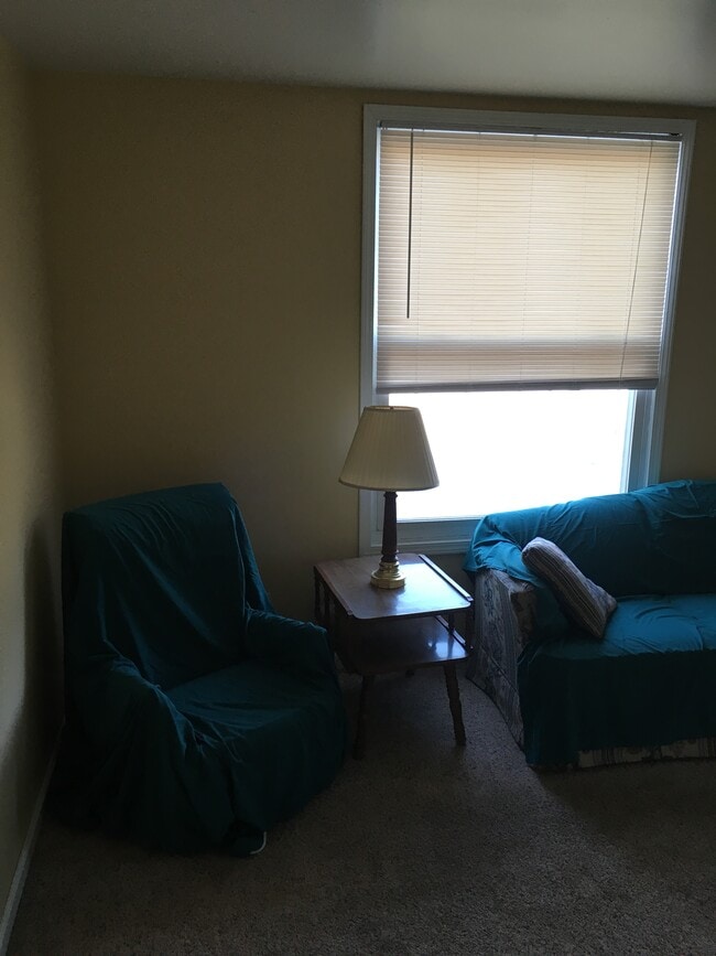 Photo - 365 National Rd