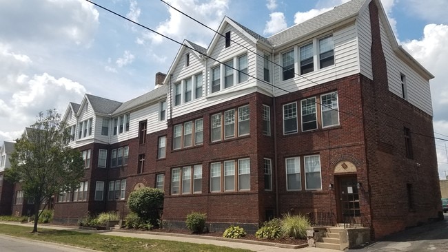 Photo - Wildwood Apartments